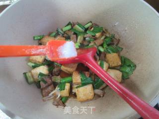 大蒜肉片炒豆腐的做法步骤：10
