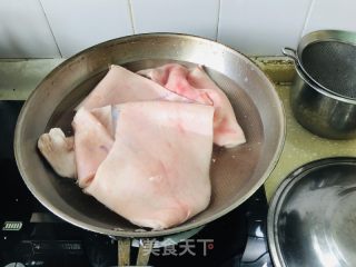 原汁皮冻的做法步骤：1