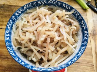 原汁皮冻的做法步骤：4