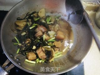 红烧肉土豆炖粉条的做法步骤：6