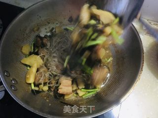 红烧肉土豆炖粉条的做法步骤：7
