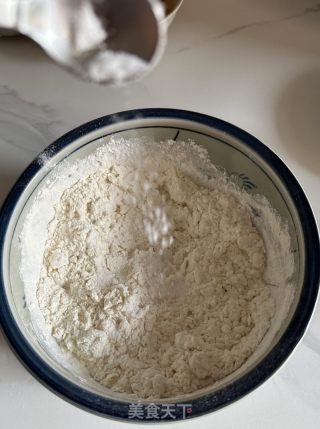 传统韭菜盒子的做法步骤：2