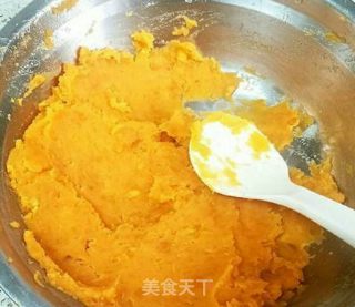 红薯饼的做法步骤：4