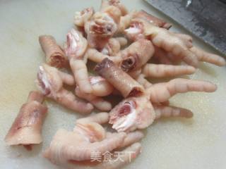 油豆腐烧鸡爪的做法步骤：2