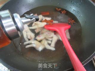 油豆腐烧鸡爪的做法步骤：4