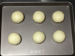 蔓越莓奶酪软欧面包的做法步骤：6