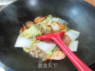 虾干大白菜荞麦面的做法步骤：7