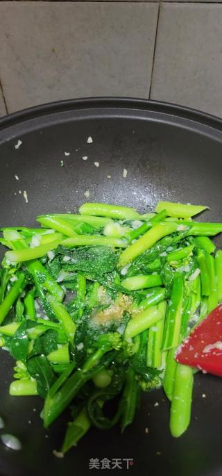 蒜蓉炒芥兰的做法步骤：7