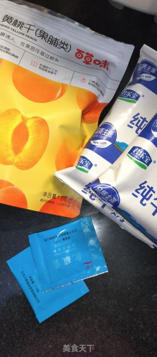 黄桃酸奶的做法步骤：1