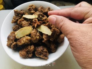 酸汤扣碗鸭肉的做法步骤：2