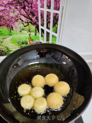 香脆麻团的做法步骤：7