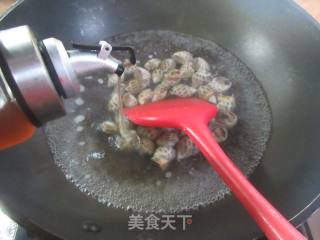 花螺猪蹄煲的做法步骤：2