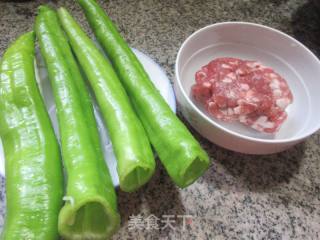 青椒塞肉的做法步骤：1