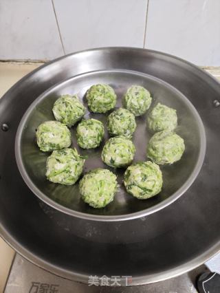 蒸青萝卜肉丸的做法步骤：7