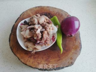 爆炒羊头肉的做法步骤：1