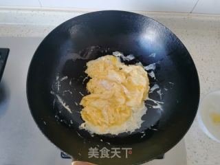 洋葱木耳炒鸡蛋的做法步骤：4