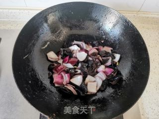 洋葱木耳炒鸡蛋的做法步骤：6