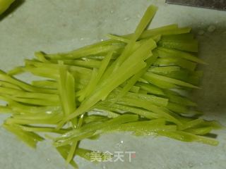 清拌莴笋丝的做法步骤：2