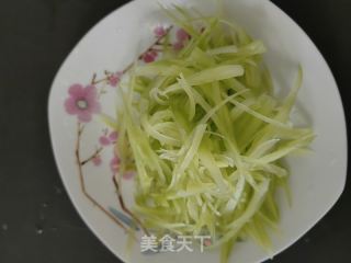 清拌莴笋丝的做法步骤：4