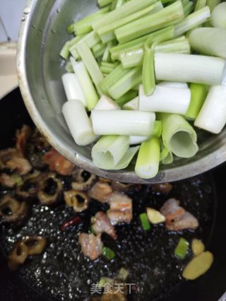 海参炒大葱的做法步骤：8