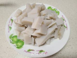 蒜苗炒红薯凉粉的做法步骤：1
