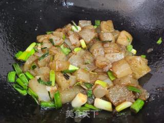 蒜苗炒红薯凉粉的做法步骤：3