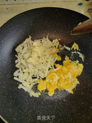 五彩炒饭的做法步骤：3
