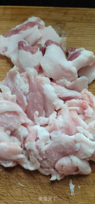 五花肉炒椰菜花的做法步骤：2
