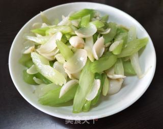 芹菜炒百合的做法步骤：8