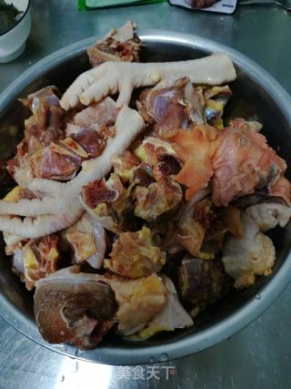 大盘鸡的做法步骤：1