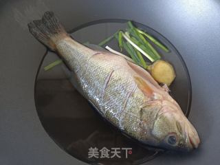 糖醋鲈鱼的做法步骤：3