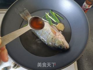 糖醋鲈鱼的做法步骤：4
