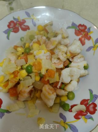 虾仁彩蔬炒饭