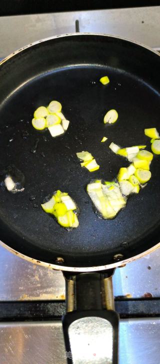 虾仁蒸蛋羹的做法步骤：6
