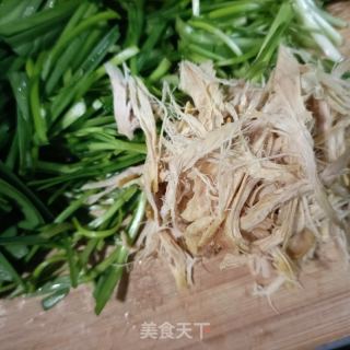 韭菜炒鸡胸肉的做法步骤：3