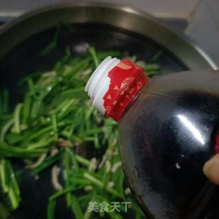 韭菜炒鸡胸肉的做法步骤：6