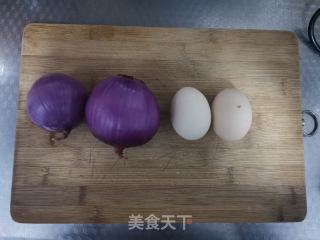 洋葱炒鸡蛋的做法步骤：1