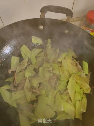肉片炒莴笋的做法步骤：6