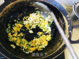 双椒蛋炒饭的做法步骤：3