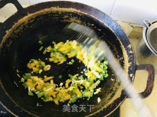 双椒蛋炒饭的做法步骤：5