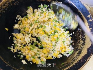 双椒蛋炒饭的做法步骤：7