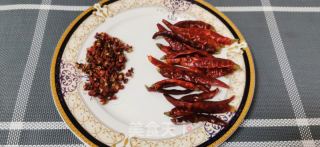 煳辣糖醋小酥肉的做法步骤：2
