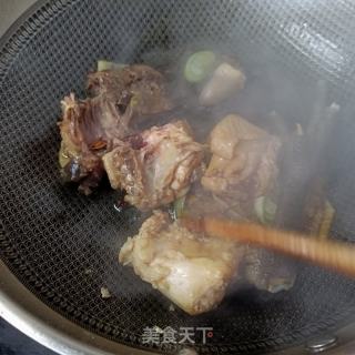 土豆粉皮炖公鸡的做法步骤：6