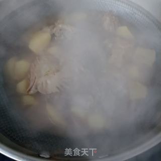 土豆粉皮炖公鸡的做法步骤：11
