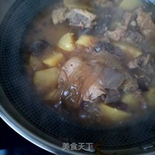 土豆粉皮炖公鸡的做法步骤：15