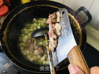 萝卜牛肉面的做法步骤：2