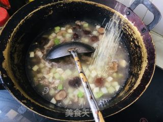 萝卜牛肉面的做法步骤：4