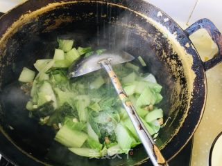 羊油滋啦炒小白菜的做法步骤：6