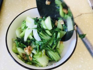 羊油滋啦炒小白菜的做法步骤：8
