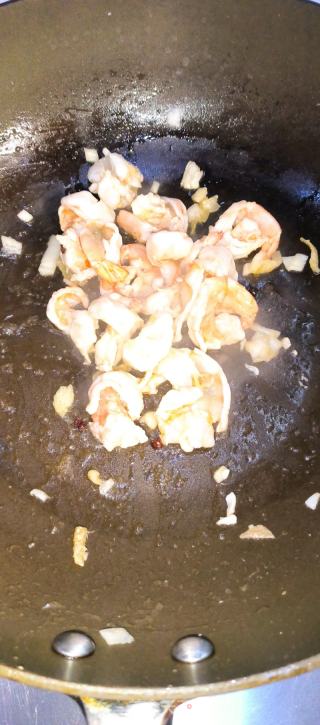 虾仁豆腐汤的做法步骤：2
